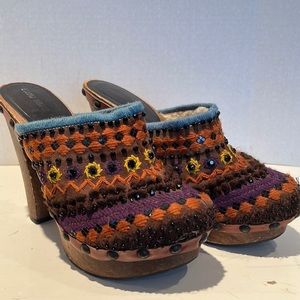 Miu miu STUDDED PLATFORM CLOGS block heel with shearling on inside